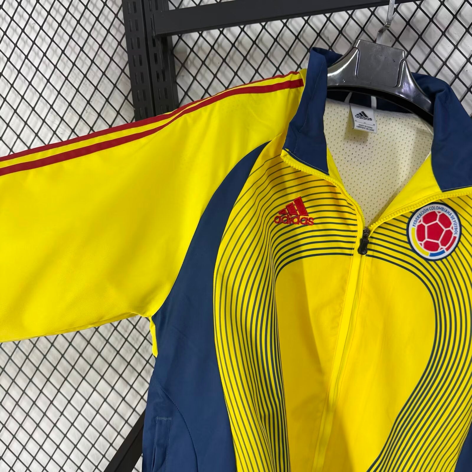 Colombia Classic Retro Windbreaker